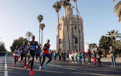 ATLETISMO MARATÓN SEVILLA Tsedat lidera un podio 100 % etíope y bate el récord del maratón de Sevilla