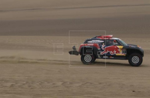 AUTO DAKAR Peterhansel abandona el Dakar en la penúltima etapa y Sainz aún no parte