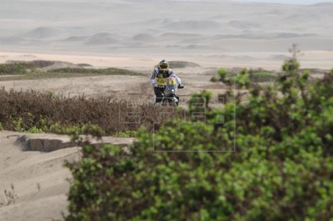 AUTO MOTO DAKAR Al-Attiyah y Quintanilla, líderes tras el abandono de Barreda y los problemas de Sainz
