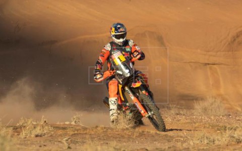 AUTO MOTO DAKAR Price gana quinta etapa, Brabec continúa líder y Sunderland abandona el Dakar