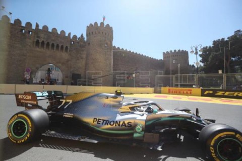 AUTOMOVILISMO FÓRMULA UNO Bottas logra la `pole` tras superar por 59 milésimas a Hamilton en Baku
