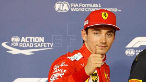 AUTOMOVILISMO FÓRMULA UNO Charles Leclerc firma su primera `pole` en F1 en Bahrein y Sainz sale séptimo