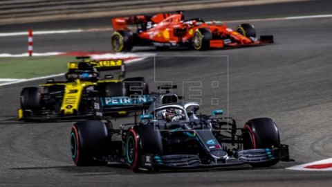 AUTOMOVILISMO FÓRMULA UNO Hamilton encabeza otro `doblete` de Mercedes en Baréin y Bottas sigue líder