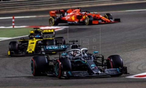 AUTOMOVILISMO FÓRMULA UNO Hamilton encabeza otro `doblete` de Mercedes en Baréin y Bottas sigue líder