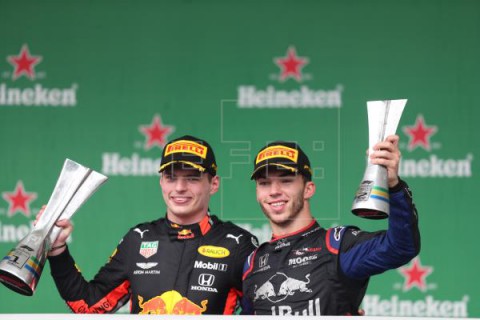 AUTOMOVILISMO FÓRMULA UNO Verstappen se impone en un GP de Brasil desastroso para Ferrari