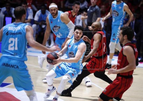 BALONCESTO ACB 95-98. El Breogán supera dos prórrogas de resistencia fuenlabreña