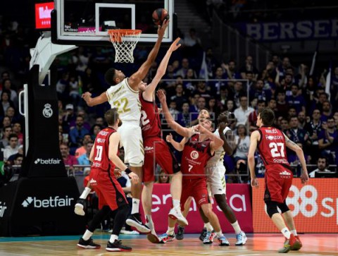 BALONCESTO ACB Los doce primeros jugarán por el título en sede única y no habrá descensos