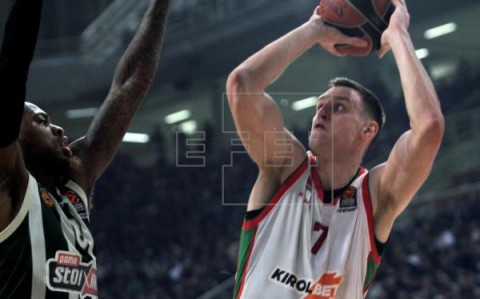 BALONCESTO EUROLIGA 72-70. El Baskonia roza la proeza tras remontar 23 puntos