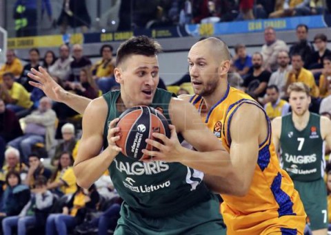 BALONCESTO EUROLIGA 73-66. Gran Canaria se complicó al final pero logró imponerse a Zalgiris