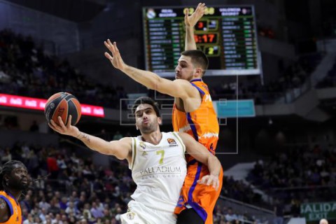 BALONCESTO EUROLIGA: REAL MADRID-VALENCIA 111-99. Campazzo y los triples facilitan una victoria con marcador NBA