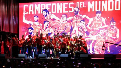 BALONCESTO MUNDIAL 2019 La Selección Española de baloncesto celebró el oro del Mundial en Plaza Colón