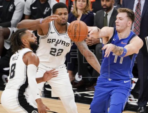 BALONCESTO NBA Doncic impone su clase y los Mavericks rompen la racha perdedora; McCollum,40 puntos