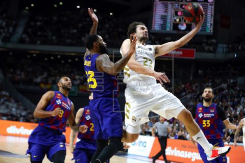 BALONCESTO SUPERCOPA 89-79. El Real Madrid anula el efecto Mirotic y se proclama campeón