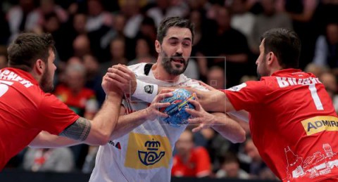 BALONMANO EUROPEO 2020: ESPAÑA-AUSTRIA 30-26. España pone pie y medio en las semifinales