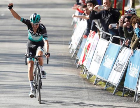 CICLISMO ITZULIA Buchmann releva a Schachmann en el recital del Bora y gana escapado en Arrate