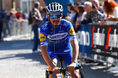 CICLISMO MILÁN-SAN REMO  Alaphilippe se corona al esprint en la Milán-San Remo, con Valverde séptimo