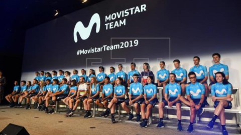 CICLISMO MOVISTAR Movistar presenta con el honor del arcoíris de Valverde y el anhelo del Tour