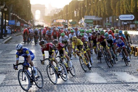 CICLISMO TOUR La UCI hace oficial el retraso del Tour y fija la Vuelta tras el Giro