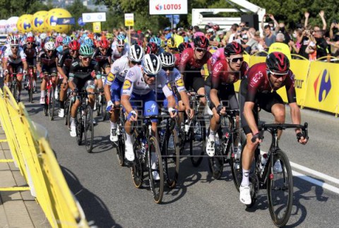 CICLISMO VUELTA A POLONIA El ecuatoriano Carapaz se impone en la tercera etapa y es nuevo líder