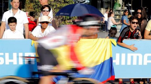 CICLISMO VUELTA El australiano Rohan Dennis vuelve a estrenar el maillot rojo de la Vuelta