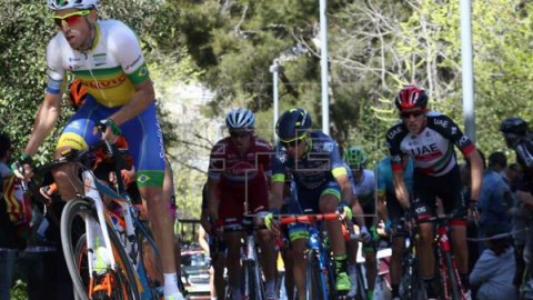 CICLISMO VUELTA El corredor del Burgos BH Jordi Simón ingresado en la UCI tras una caída