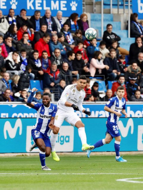 FÚTBOL ALAVÉS-REAL MADRID 0-0. El Real Madrid se choca con el muro albiazul en la primera parte