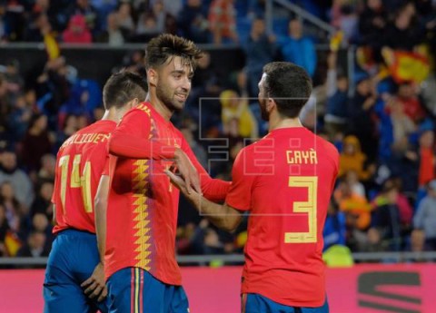 FÚTBOL AMISTOSO 1-0. Brais Méndez debuta con gol y saca del atasco a España
