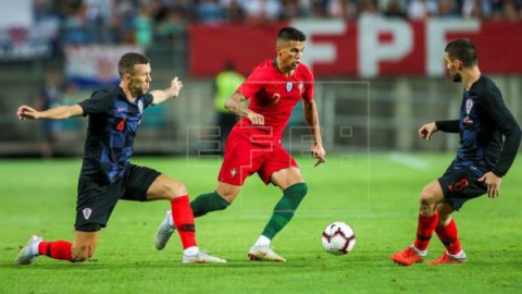 FÚTBOL AMISTOSO: PORTUGAL-CROACIA 1-1. Portugal y Croacia empatan en un encuentro sin apenas juego