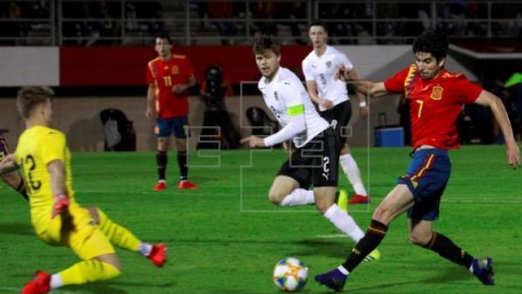 FÚTBOL AMISTOSO SUB 21: ESPAÑA-AUSTRIA 3-0. España gana con buenas sensaciones y dos goles de Soler y otro de Roca