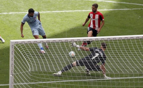 FÚTBOL ATHLETIC-ATLÉTICO DE MADRID 1-1. Muniain y Diego Costa ponen el empate al descanso en San Mamés