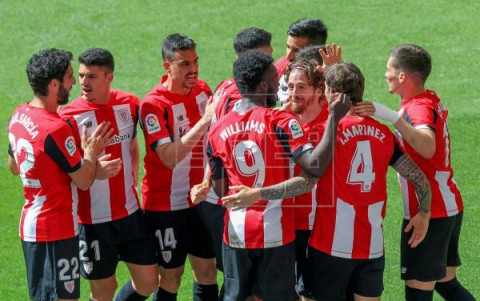 FÚTBOL ATHLETIC-BETIS 1-0. Iñigo Martínez recupera la ilusión europea y hunde a Rubi