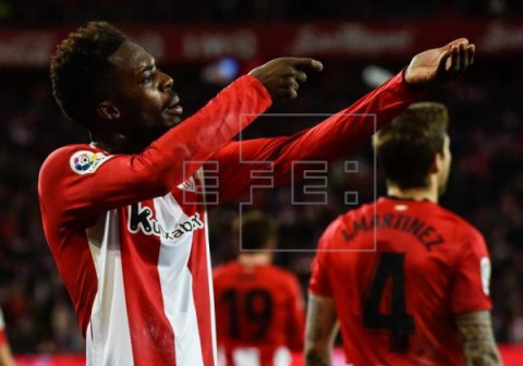 FÚTBOL ATHLETIC-SEVILLA 2-0. Williams renace en San Mamés e impulsa al Athletic con sus cabalgadas