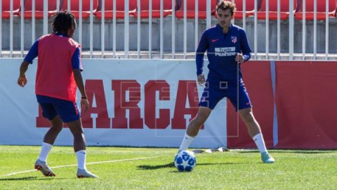 FÚTBOL ATLÉTICO DE MADRID El Atlético vuelve al trabajo sin Vitolo ni Savic
