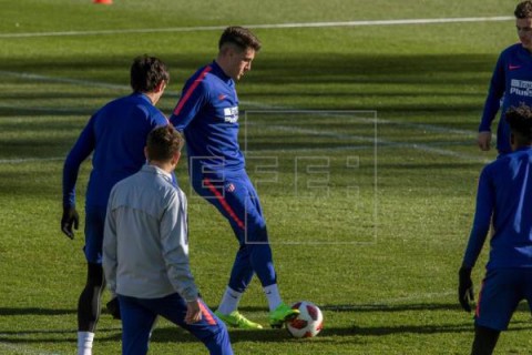 FÚTBOL ATLÉTICO DE MADRID Giménez vuelve a entrenarse con el grupo