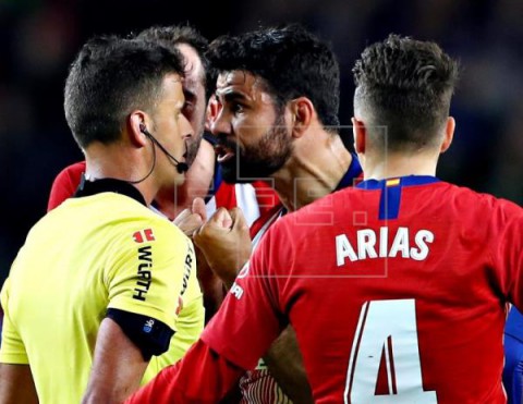 FÚTBOL ATLÉTICO DE MADRID Ocho partidos a Diego Costa por su expulsión en el Camp Nou