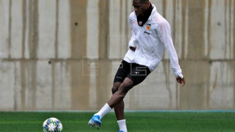 FÚTBOL ATLÉTICO MADRID Geoffrey Kondogbia firma con el Atlético de Madrid por cuatro temporadas