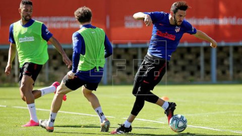 FÚTBOL ATLÉTICO MADRID Vuelta a los entrenamientos del Atlético con fuerza, balón y sin Vrsaljko