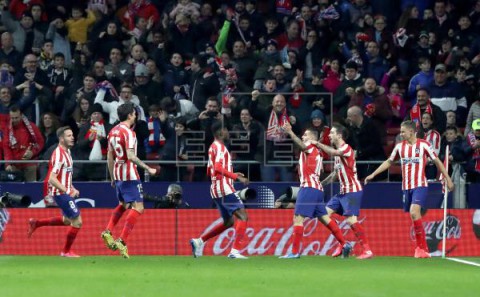 FÚTBOL ATLÉTICO MADRID-GRANADA Correa adelanta al Atlético ante el Granada (1-0)