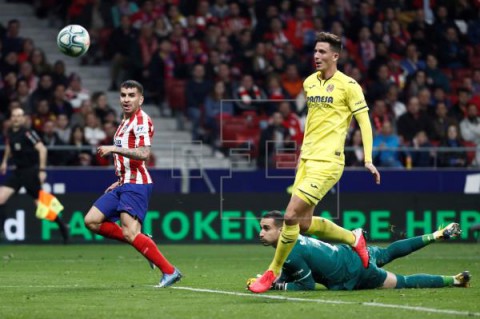 FÚTBOL ATLÉTICO MADRID-VILLARREAL Correa y Alcácer firman el 1-1 al descanso en el Metropolitano