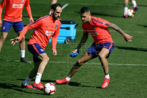 FÚTBOL AT.MADRID Juanfran recibe oferta de renovación por una temporada más