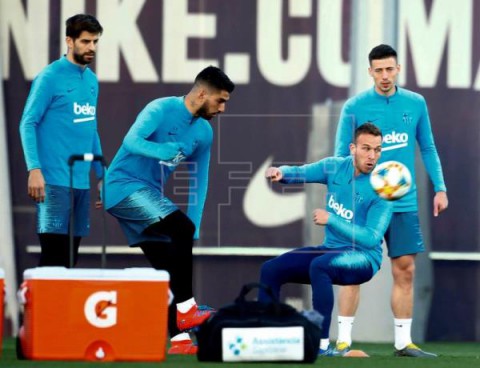 FÚTBOL BARCELONA Arthur, novedad en el Barcelona; Sergi Roberto, lateral ante Vinicius
