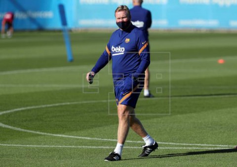 FÚTBOL BARCELONA Koeman dirige la segunda sesión con los mismos 19 jugadores del lunes