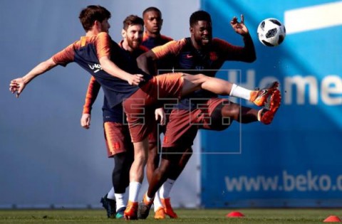 FÚTBOL BARCELONA Messi y Umtiti se entrenan con normalidad; Dembélé hace trabajo específico