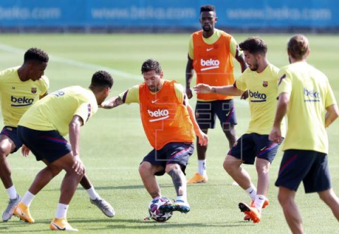 FÚTBOL BARCELONA Setién convoca a toda la plantilla, menos Umtiti, ante el Bayern