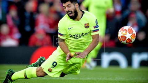 FÚTBOL BARCELONA Vuelta a la rutina del Barça tras el debacle de Anfield, y sin Suárez