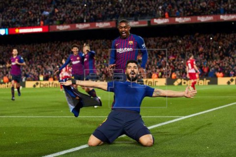 FÚTBOL BARCELONA-ATLÉTICO DE MADRID 2-0. El Barça acaricia el campeonato
