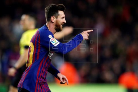 FÚTBOL BARCELONA-CELTA 2-0. El Barça despide el año como líder de LaLiga