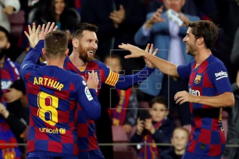 FÚTBOL BARCELONA-CELTA 4-1. Messi decide con un triplete a balón parado