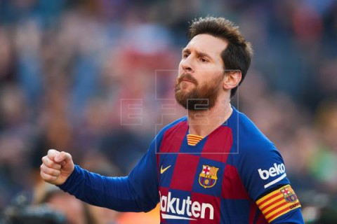 FÚTBOL BARCELONA-EIBAR 5-0. Messi contrapesa con un póquer protestas del Camp Nou contra Bartomeu