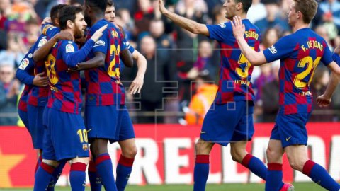 FÚTBOL BARCELONA-GETAFE 2-1. Sufrida victoria del Barça ante un ambicioso Getafe